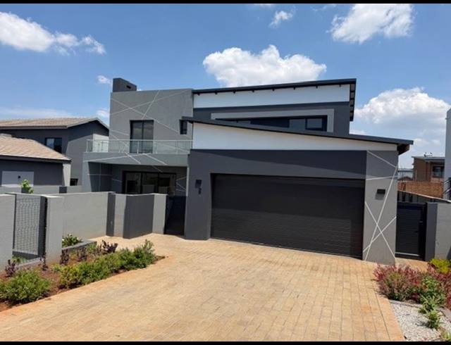 4 BEDROOM HOUSE FOR SALE IN FOUNTAINBROOK ESTATE